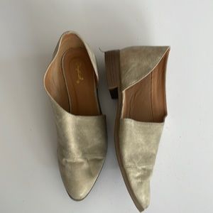 Qupid beige open side slide on flat shoes size 8
